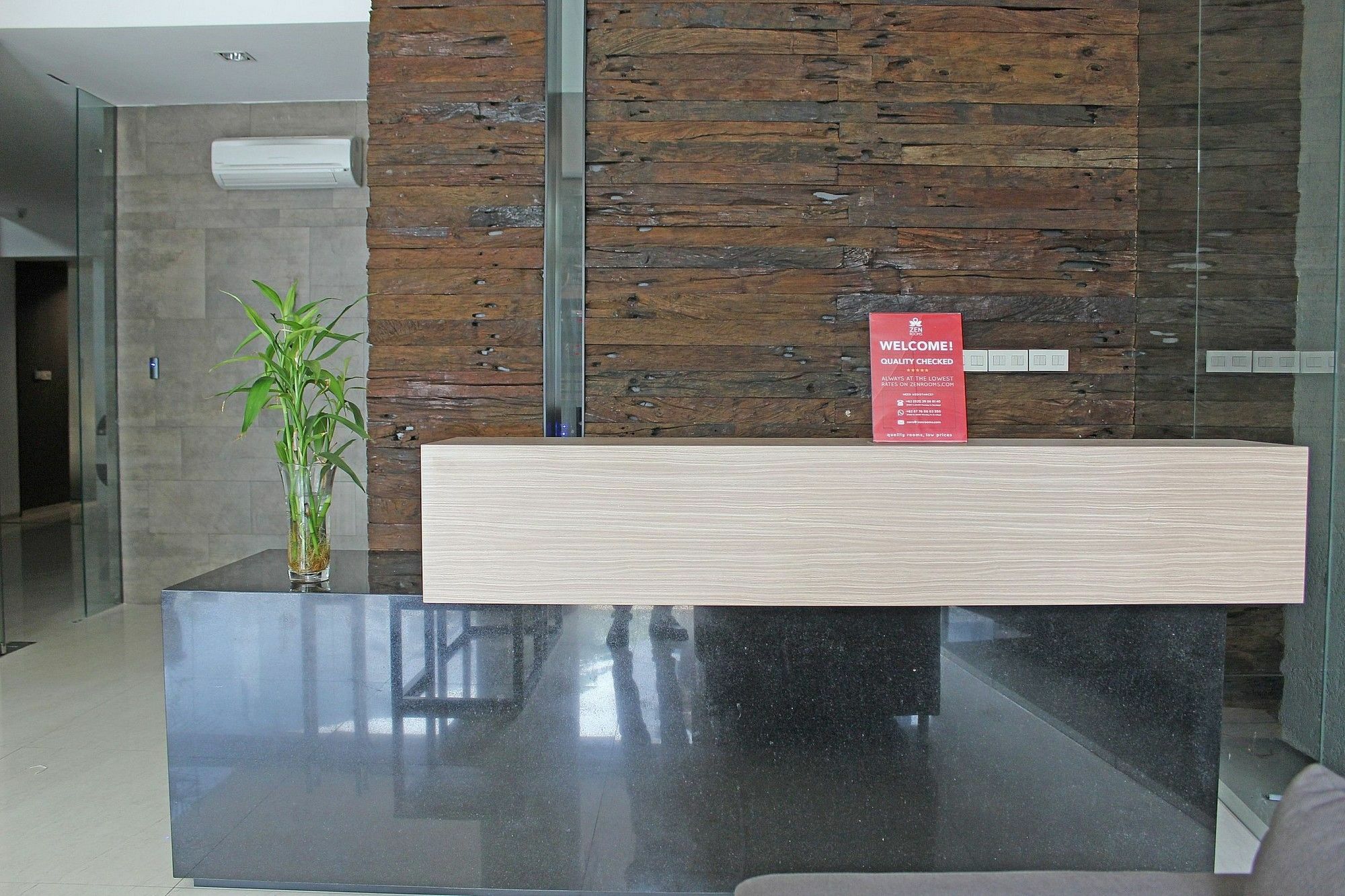Готель Zen Premium Sampoerna Strategic Square Джакарта Екстер'єр фото